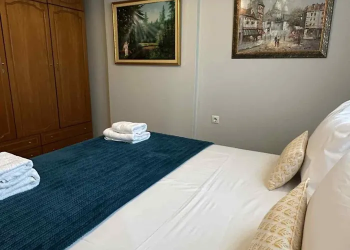 Alexandra's Garden Палиури