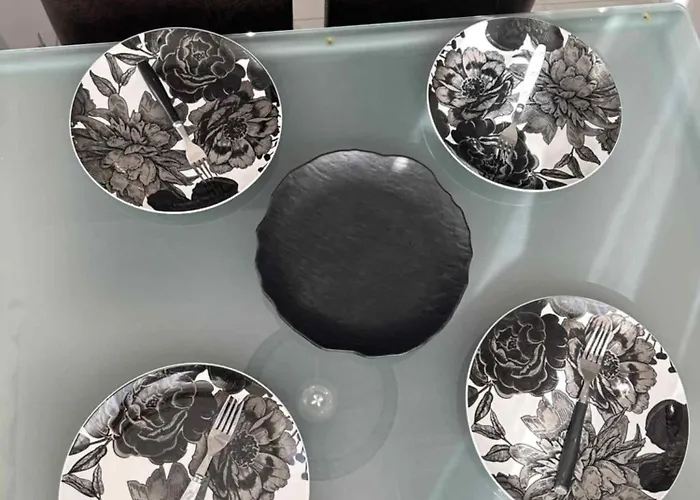 Alexandra's Garden Палиури