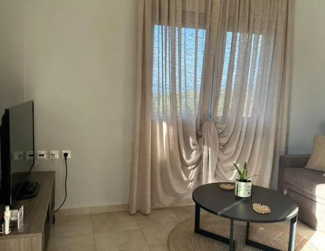 Alexandra's Garden Апартаменты Палиури