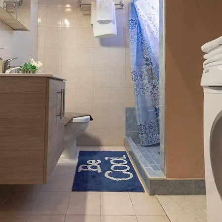 Alexandra's Garden Apartment