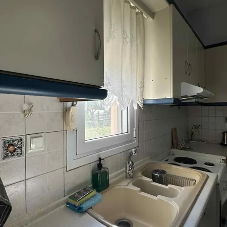 Alexandra's Garden Apartment