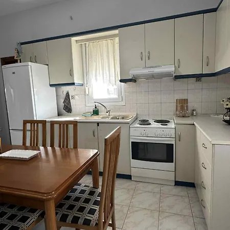 Alexandra's Garden Apartment