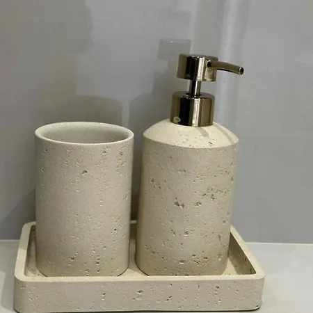 Alexandra's Garden * Paliouri