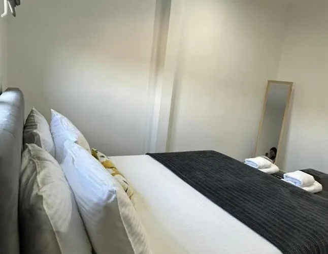 Alexandra's Garden * Paliouri